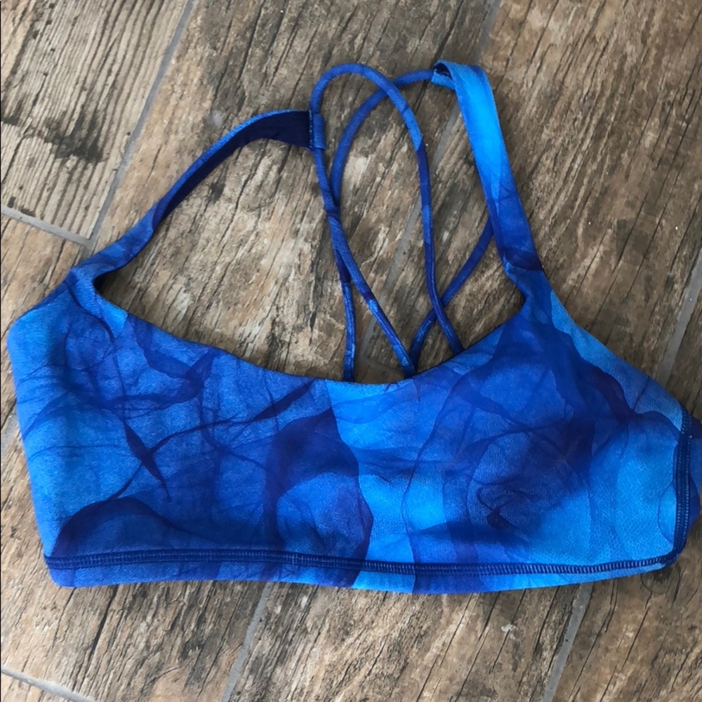 Lululemon sports bra